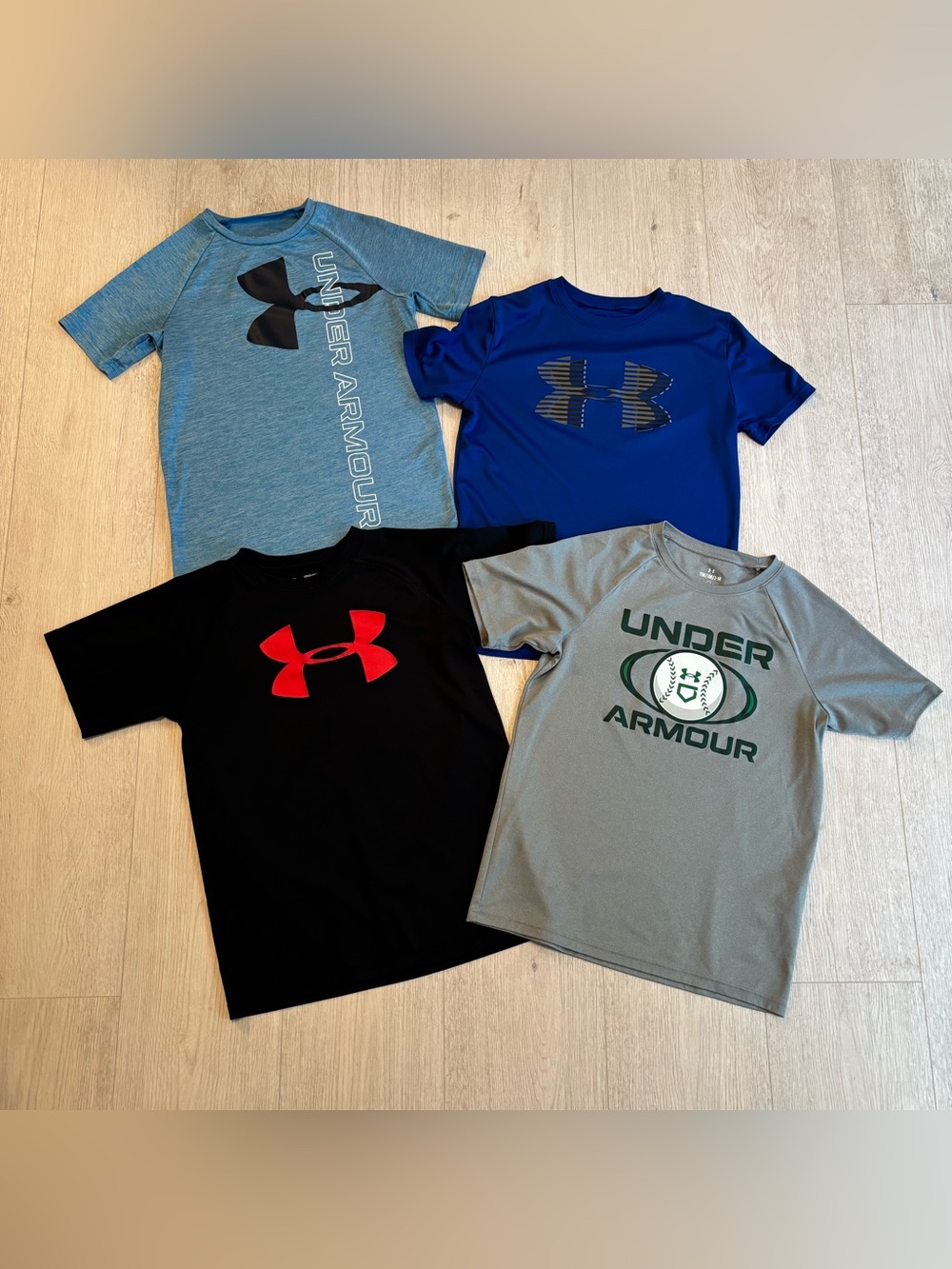 Under Armour Heat Gear Bundle of 4 Shirts, Youth Medium, EUC